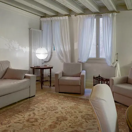 Luxury And Romantic Secret Escape In Venice! Апартаменты Венеция