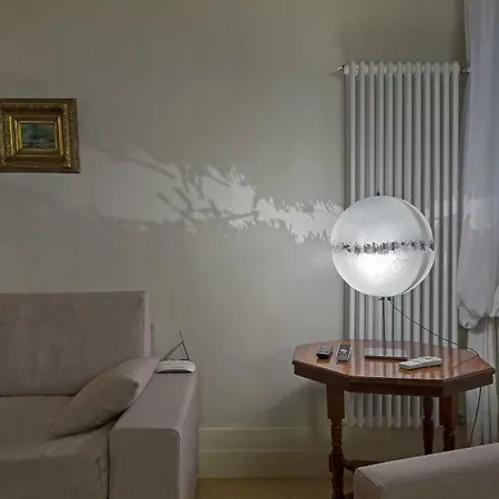 Luxury And Romantic Secret Escape In Venice! Апартаменты *